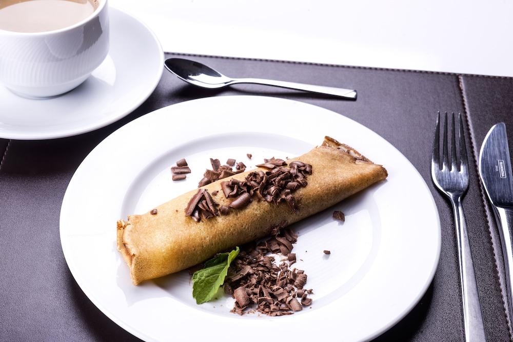 Hotel Laghetto Stilo Centro 그라마도 외부 사진 A chocolate spring roll